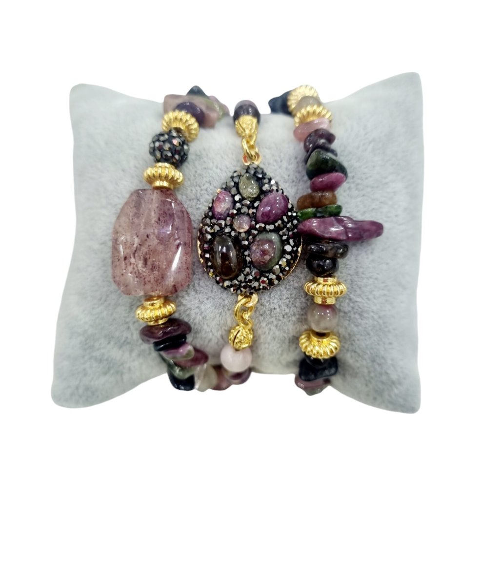 Tris di bracciali elasticizzati realizzati con tormalina ,marcasite ed elementi dorati in ottone. - immagine 3