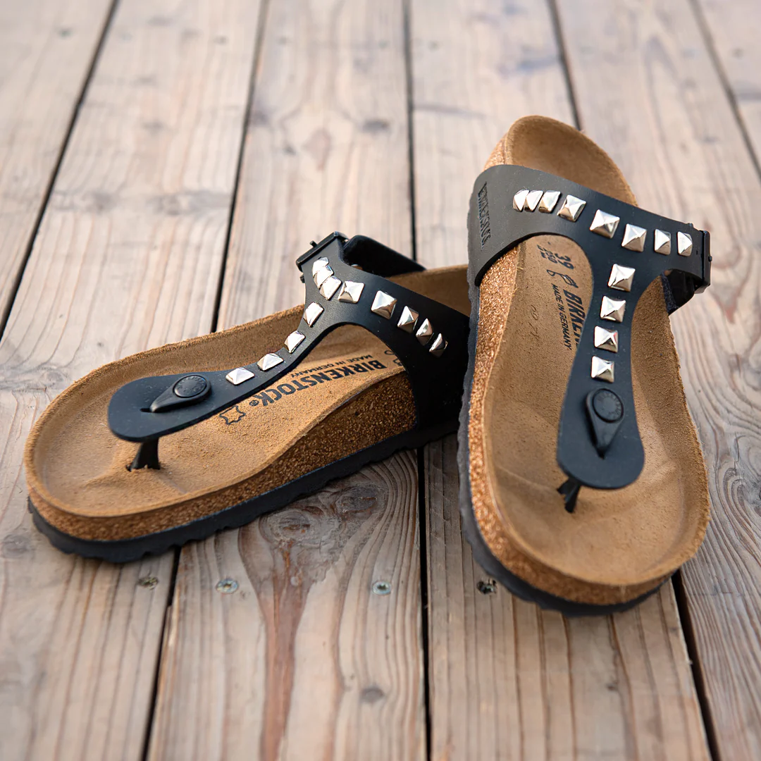 Personalizzazione Birkenstock Gizeh con Borchie a piramide - Nere - immagine 3