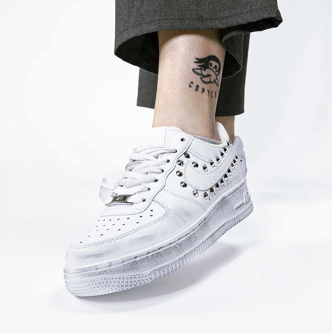 Nike Air Force con Borchie - Outlet - immagine 3