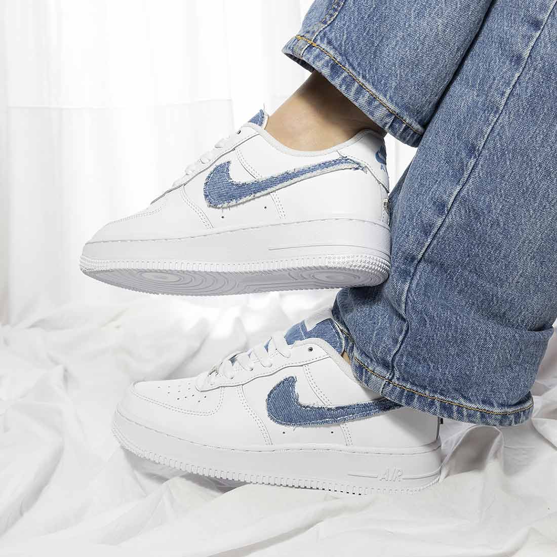 Nike Air Force 1 in Jeans Denim - immagine 3