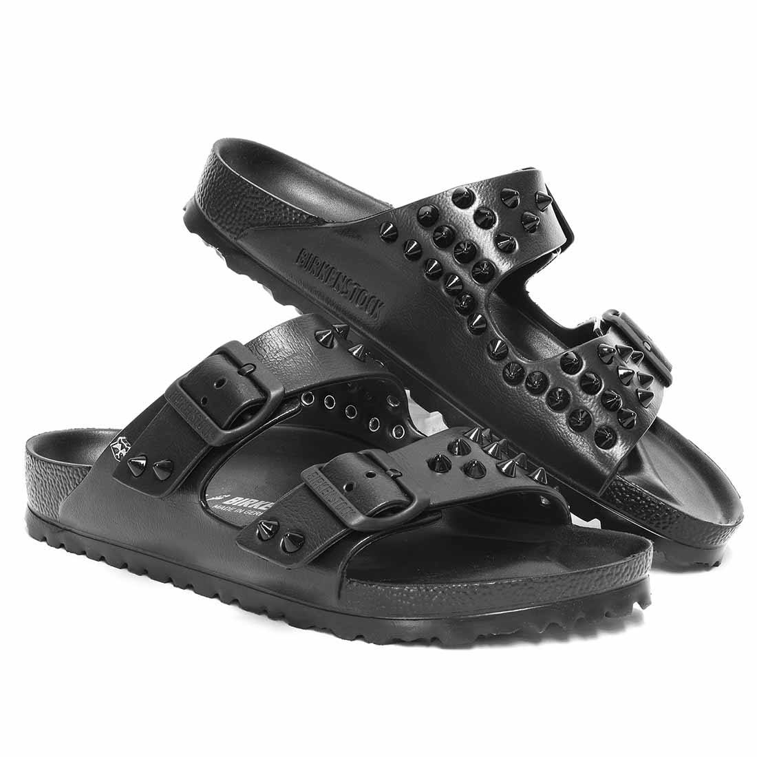Personalizzazione Birkenstock Arizona Eva con Borchie a Cono Nere Lucide - immagine 2