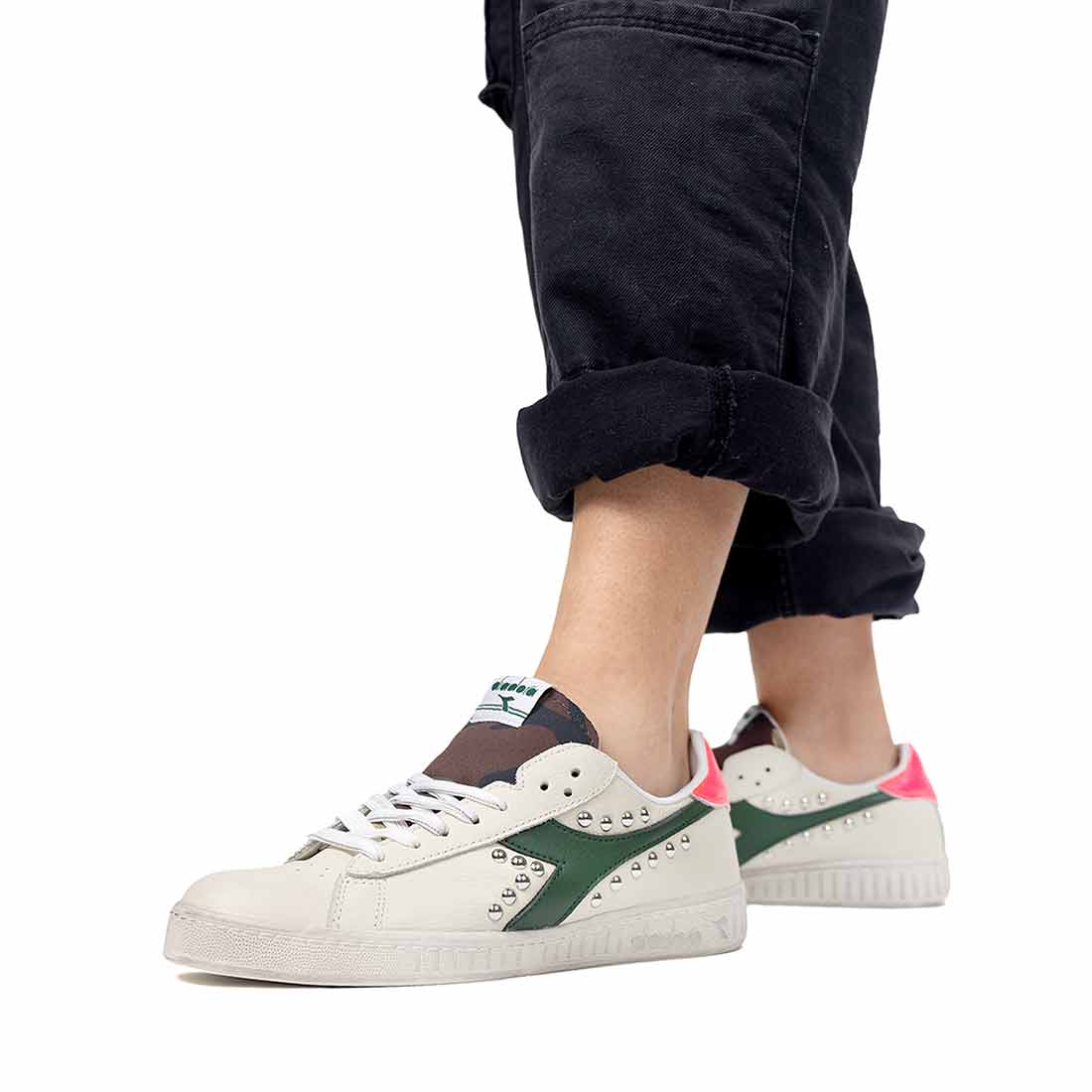Diadora Game Low Camo e Rosa Fluo - Borchiate - immagine 3