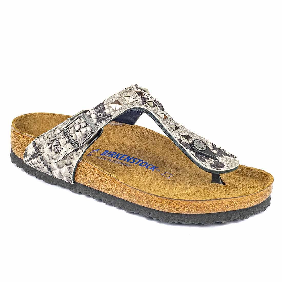 Personalizzazione Birkenstock Gizeh Pitonate con Borchie a Piramide - immagine 7