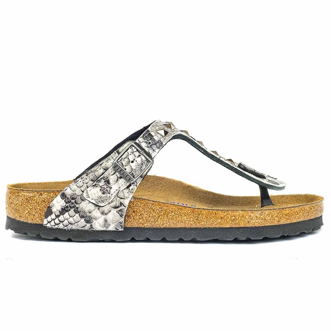 Personalizzazione Birkenstock Gizeh Pitonate con Borchie a Piramide - immagine 5
