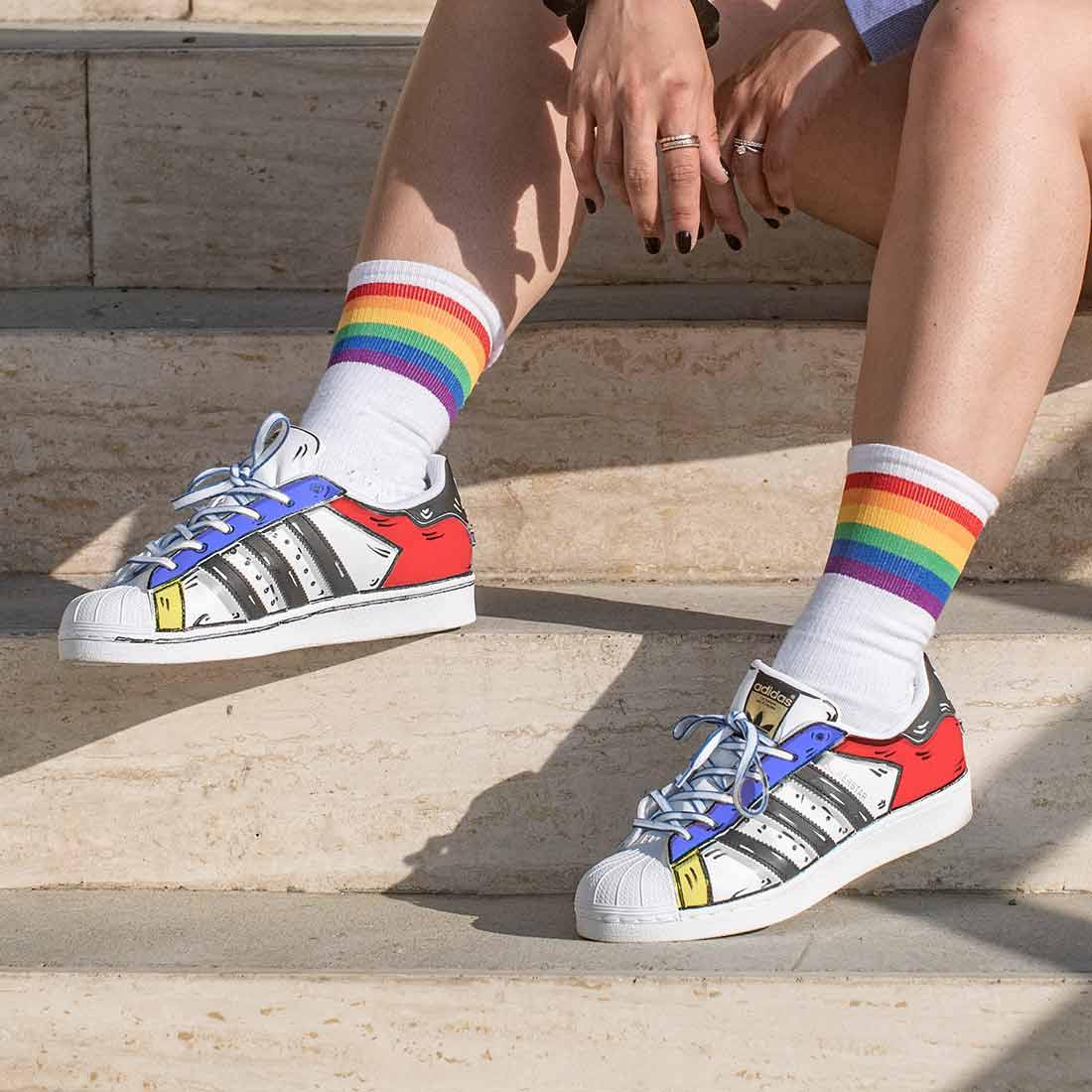 Adidas Superstar Cartoon - Disegnate 2D Rosse Blu e Gialle - immagine 3